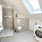 Vollausgestattete Monteurunterkunft Mit Wifi & Dachterrasse *