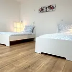 Апартаменты Vollausgestattete Monteurunterkunft Mit Wifi & Dachterrasse Dissen am Teutoburger Wald