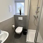 Vollausgestattete Monteurunterkunft Mit Wifi & Dachterrasse Апартаменты *