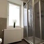 Vollausgestattete Monteurunterkunft Mit Wifi & Dachterrasse Апартаменты *
