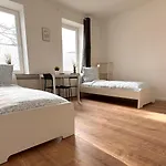 Vollausgestattete Monteurunterkunft Mit Wifi & Dachterrasse