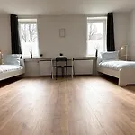 Vollausgestattete Monteurunterkunft Mit Wifi & Dachterrasse Апартаменты *