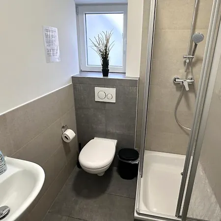 Vollausgestattete Monteurunterkunft Mit Wifi & Dachterrasse 公寓 *
