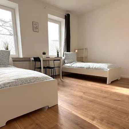 Vollausgestattete Monteurunterkunft Mit Wifi & Dachterrasse