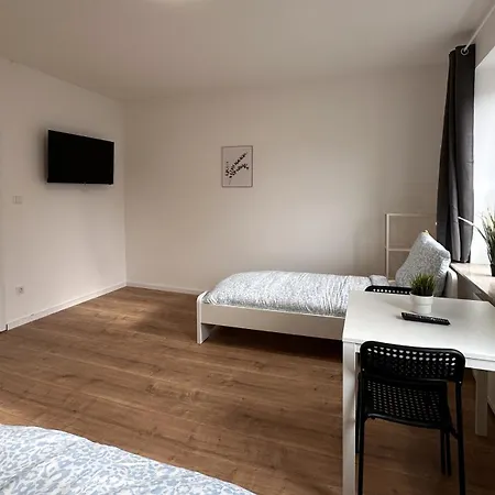 公寓 Vollausgestattete Monteurunterkunft Mit Wifi & Dachterrasse