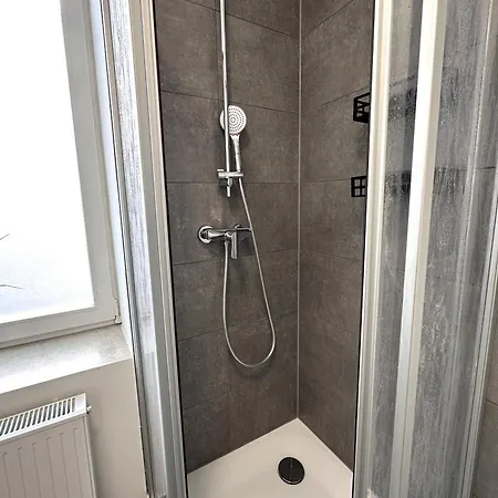Apartament Vollausgestattete Monteurunterkunft Mit Wifi & Dachterrasse