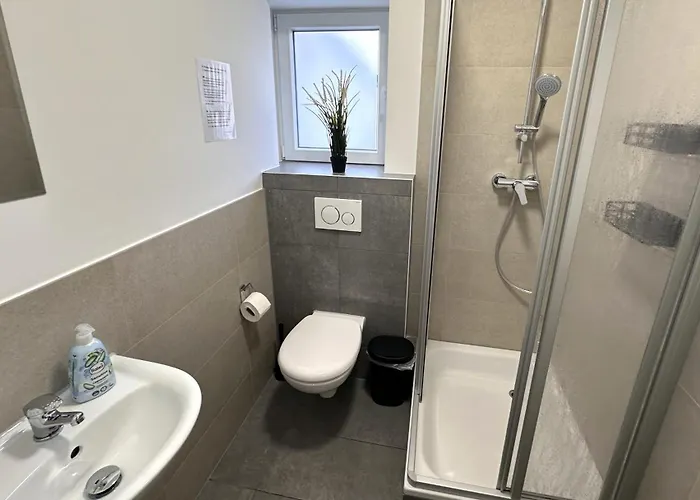 Vollausgestattete Monteurunterkunft Mit Wifi & Dachterrasse Appartamento *